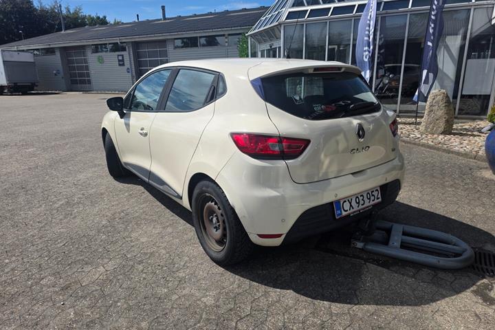 Beige Renault Clio IV fra 2017
