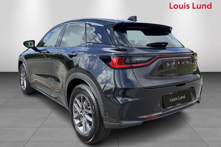 Sort Lexus LBX fra 2024