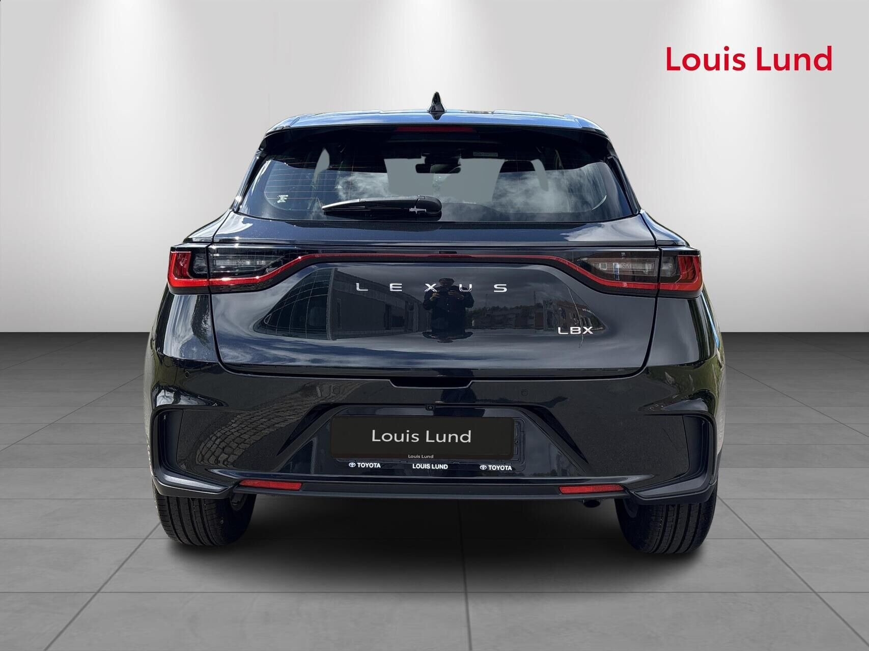 Sort Lexus LBX fra 2024