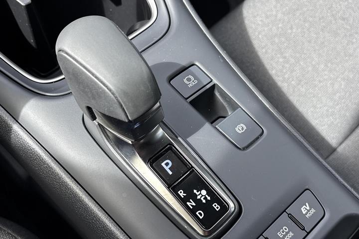 Sort Lexus LBX fra 2024