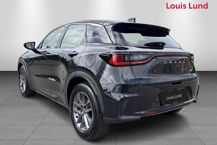 Sort Lexus LBX fra 2024