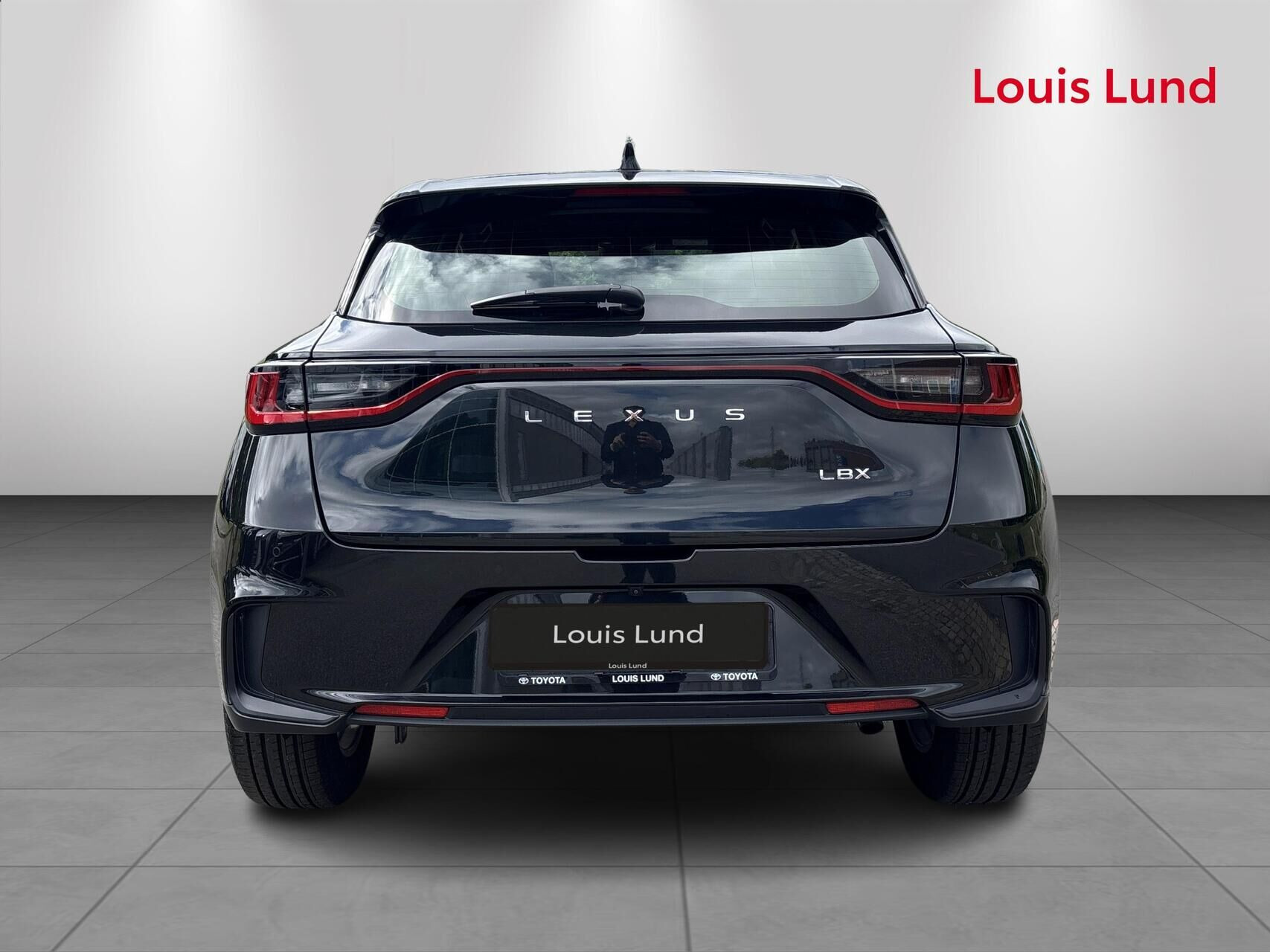 Sort Lexus LBX fra 2024