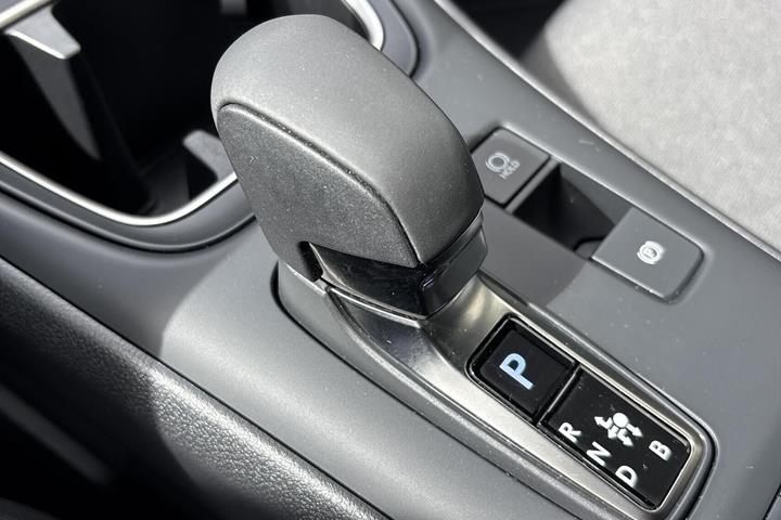Sort Lexus LBX fra 2024