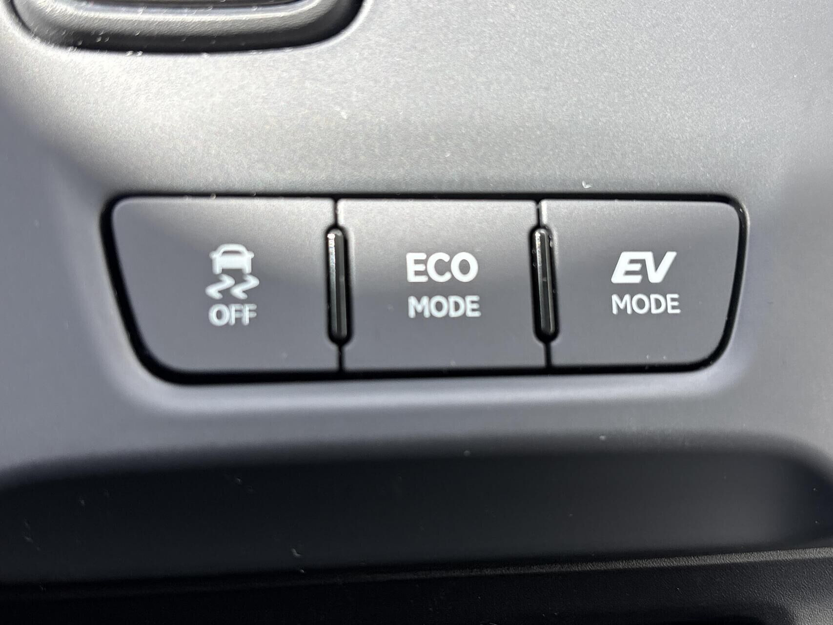 Sort Lexus LBX fra 2024