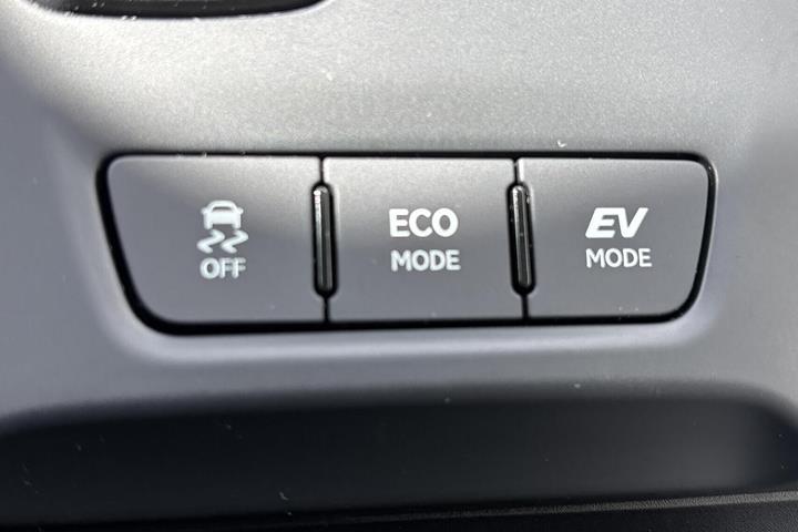 Sort Lexus LBX fra 2024