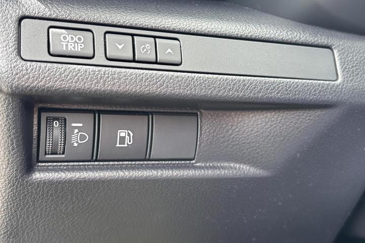 Sort Lexus LBX fra 2024