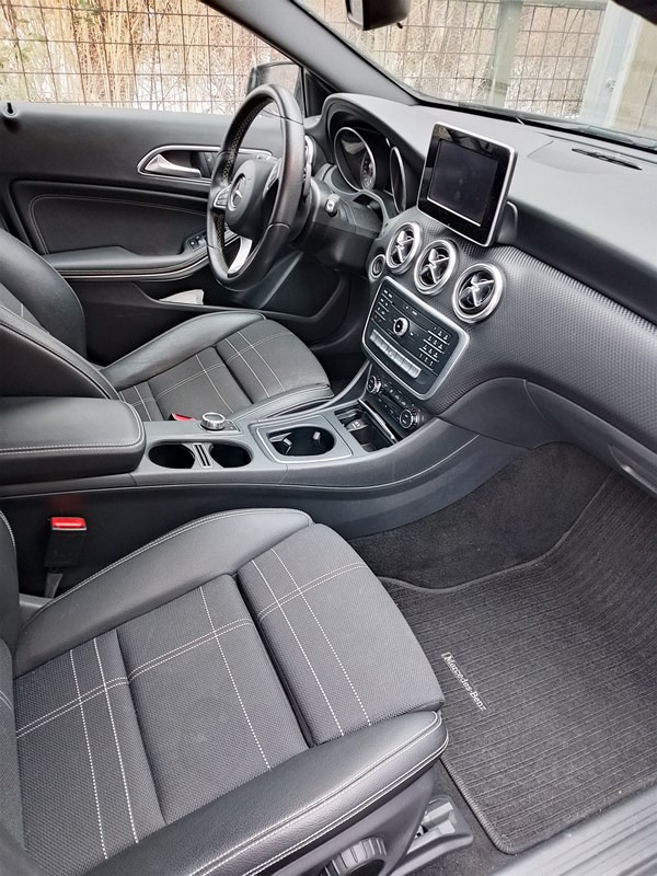 undefined Mercedes 190 E fra 2016