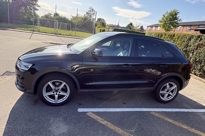 Sort Audi Q3 fra 2015