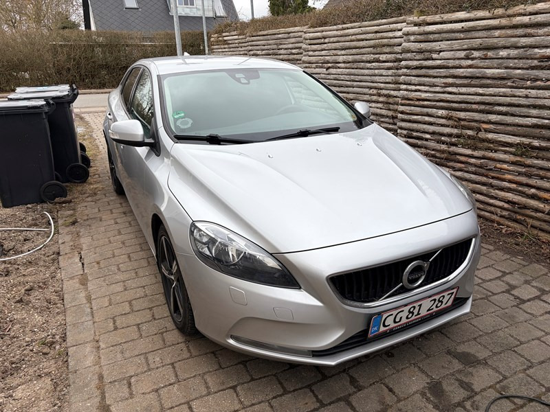 Volvo V40 D2