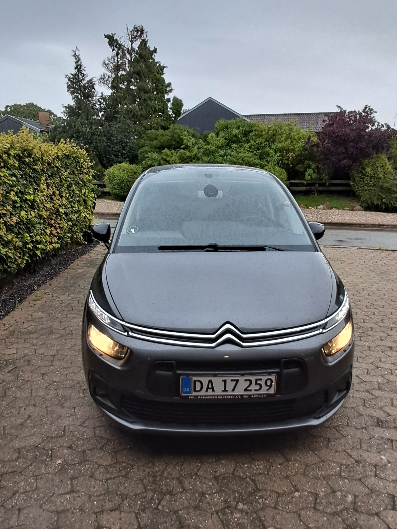 Grå Citroën Grand C4 SpaceTourer fra 2021