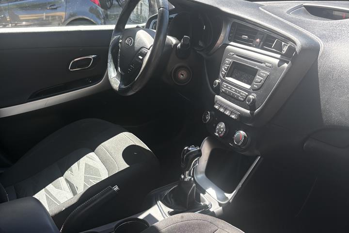 Brun Kia Ceed fra 2016
