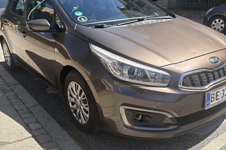 Brun Kia Ceed fra 2016