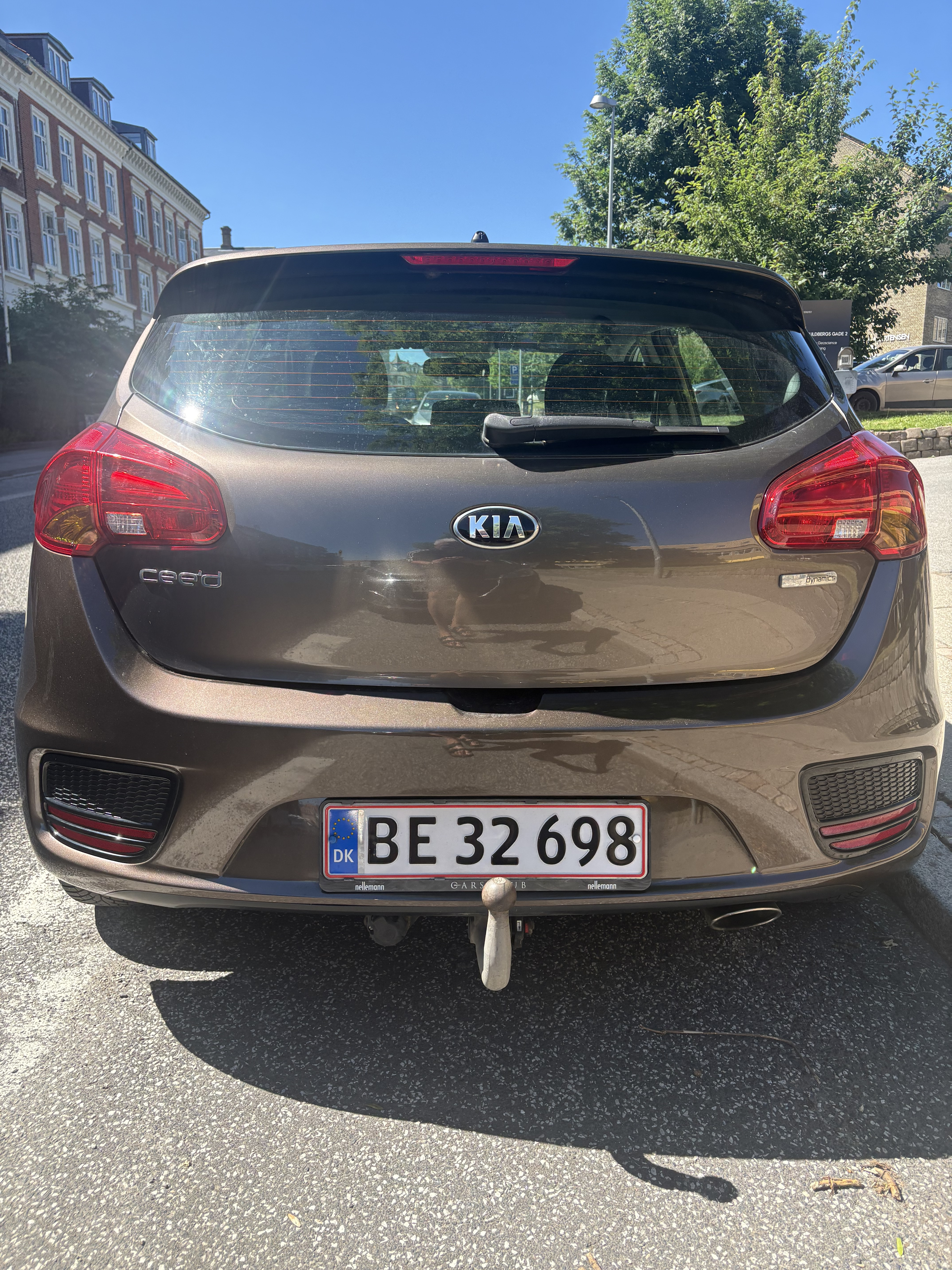 Brun Kia Ceed fra 2016