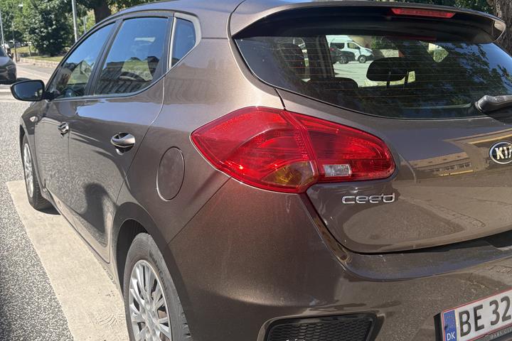 Brun Kia Ceed fra 2016