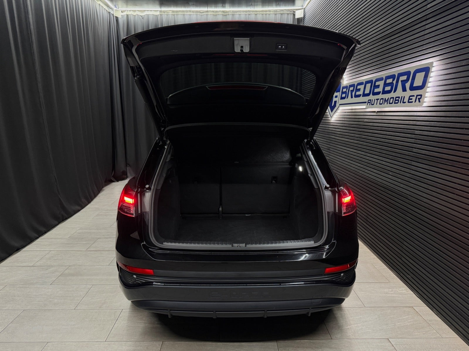 Sort Audi Q4 e-tron fra 2025