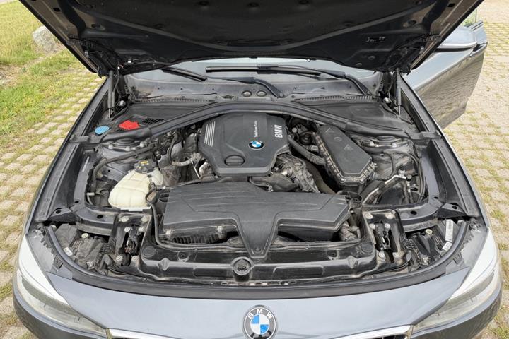 Sort BMW 320d fra 2016