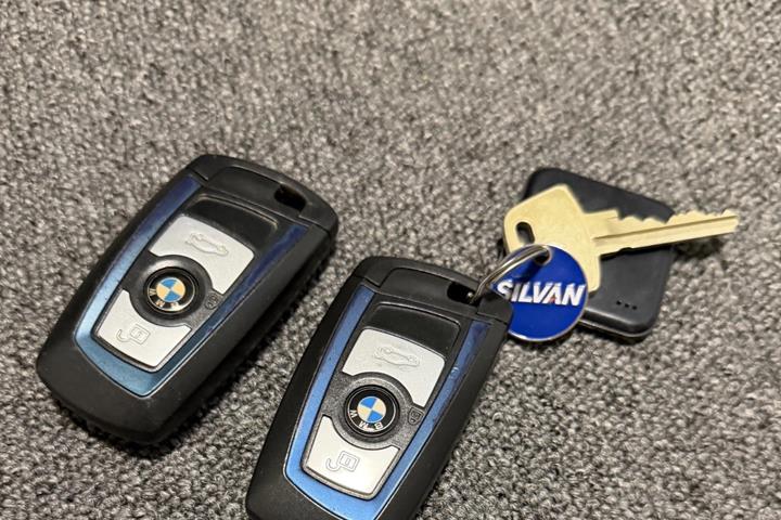 Sort BMW 320d fra 2016