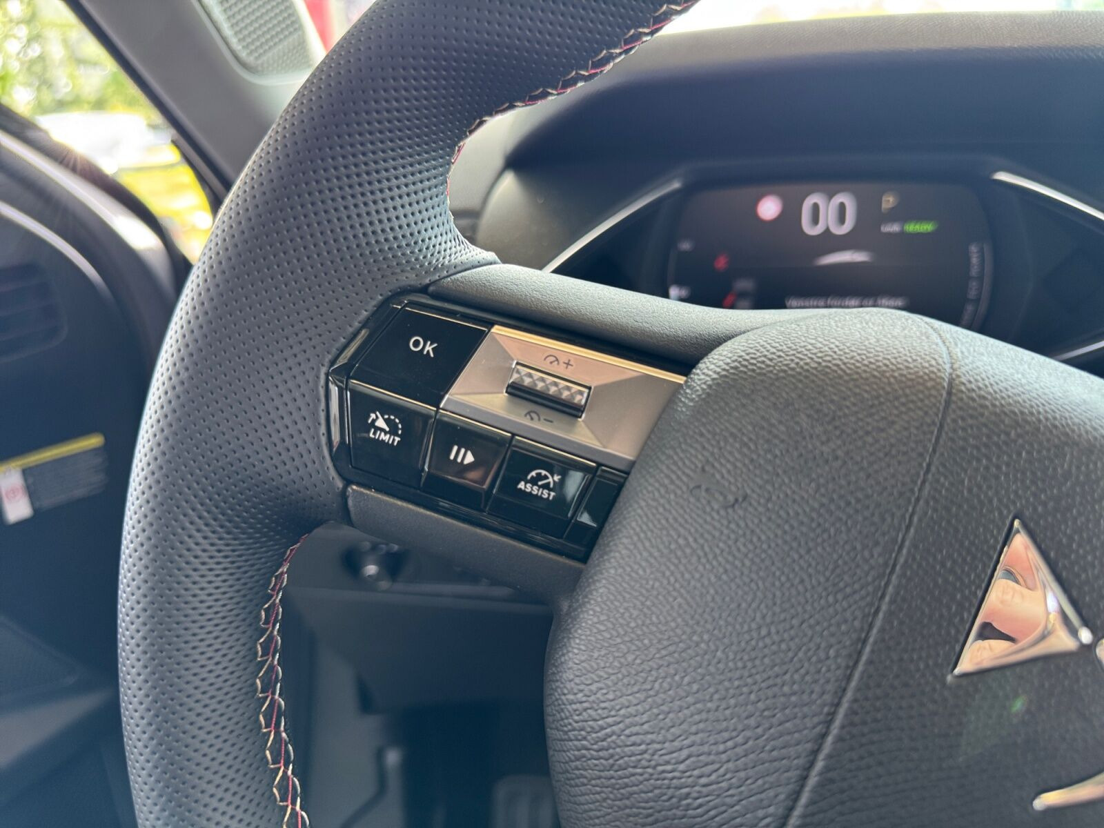 Grå DS DS 3 CrossBack fra 2024