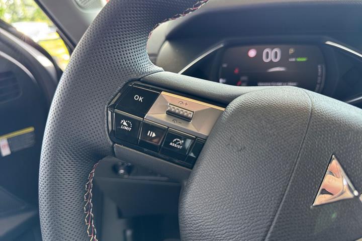 Grå DS DS 3 CrossBack fra 2024