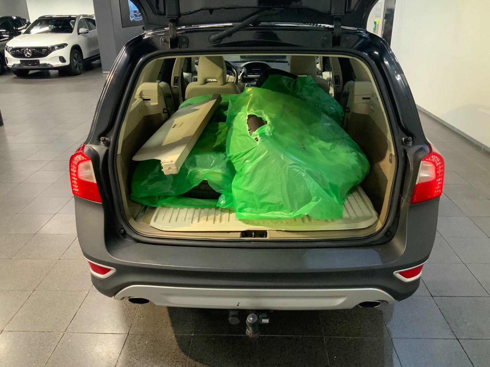 Sort Volvo XC70 fra 2012