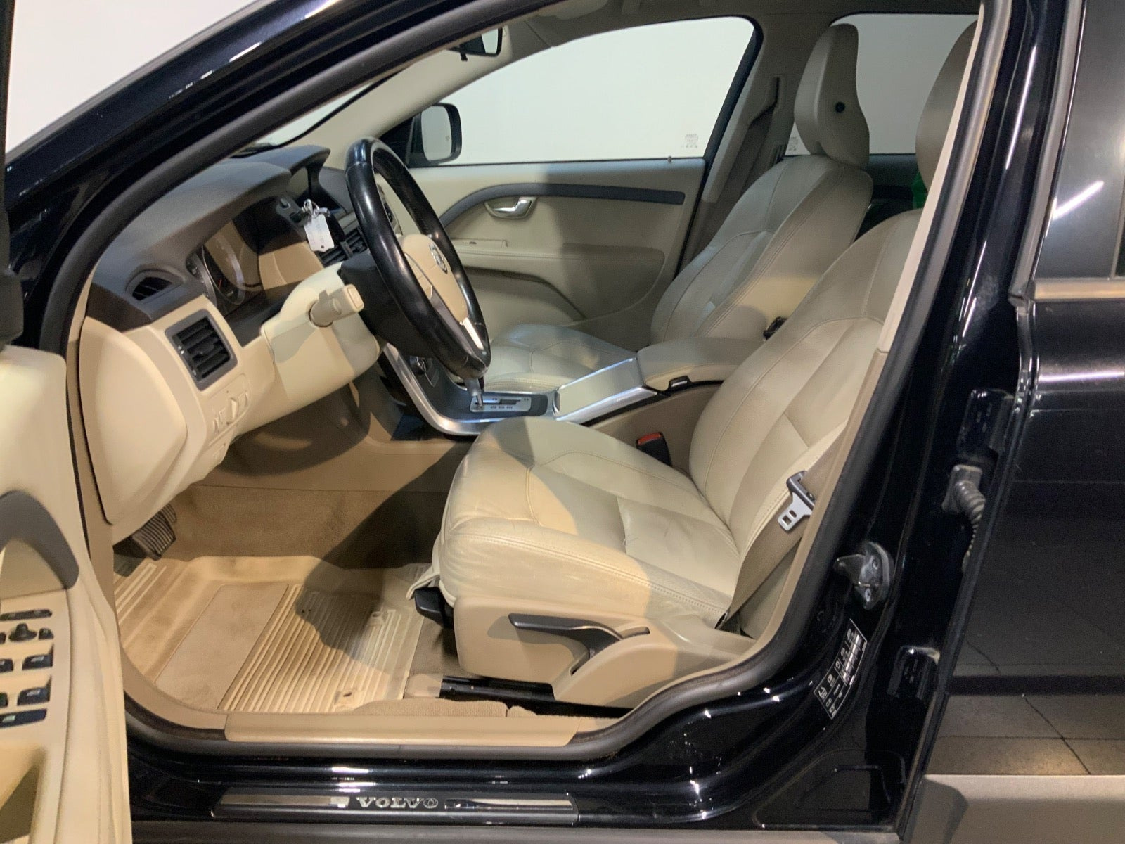 Sort Volvo XC70 fra 2012