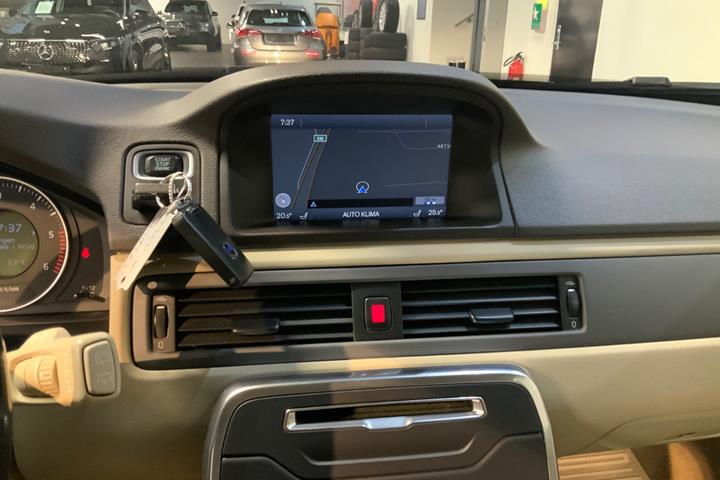 Sort Volvo XC70 fra 2012