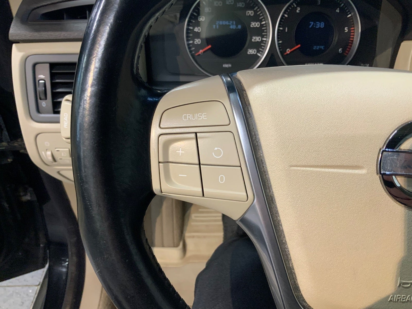 Sort Volvo XC70 fra 2012