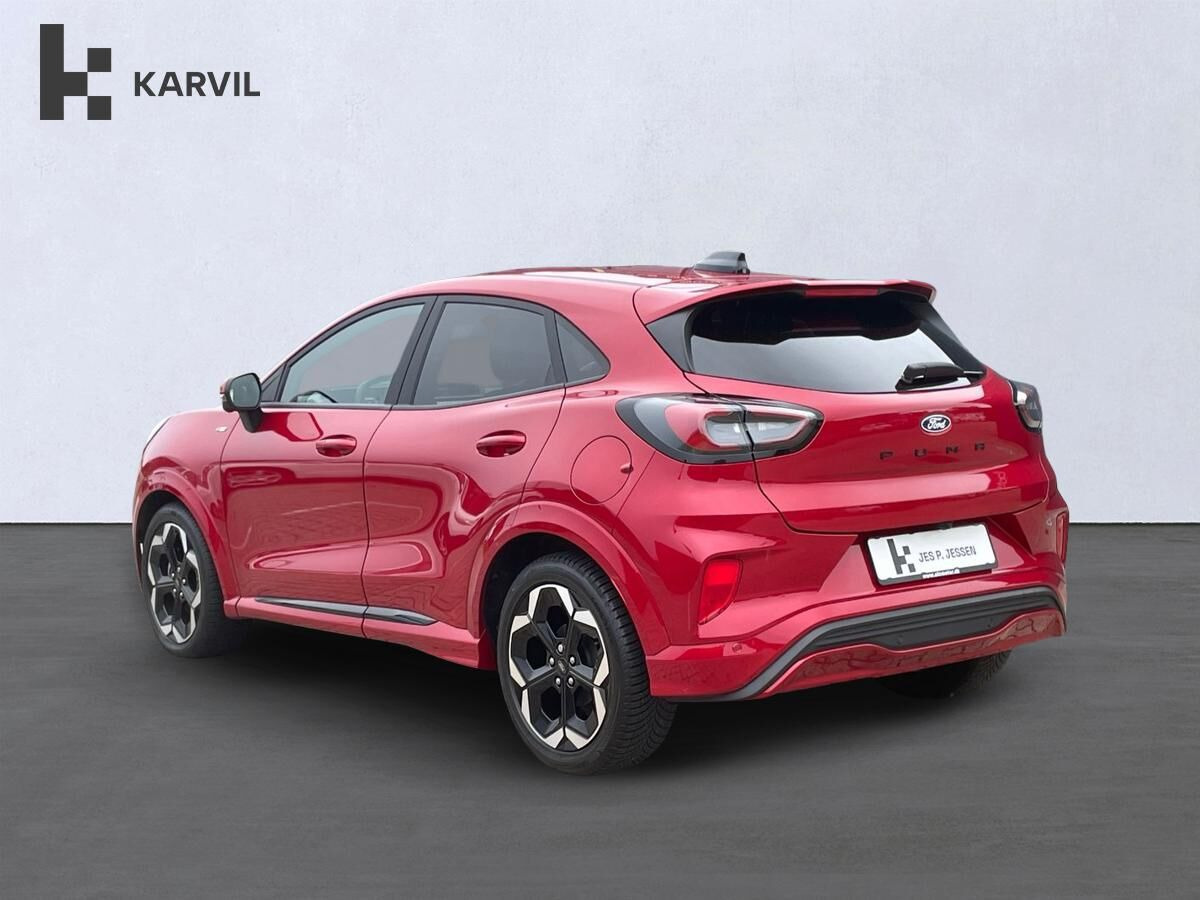 Rød Ford Puma fra 2024