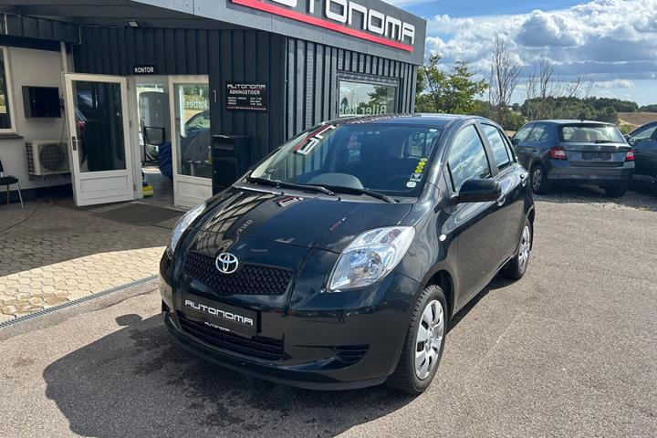 Sort Toyota Yaris fra 2007