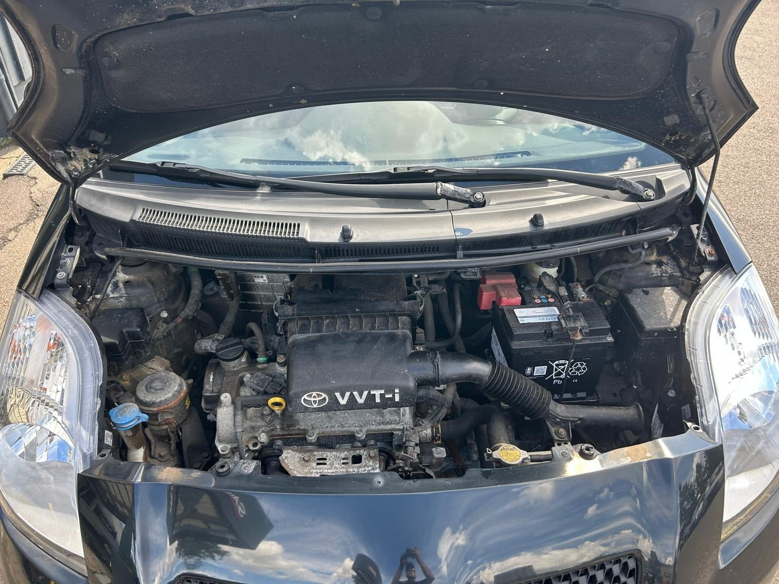 Sort Toyota Yaris fra 2007
