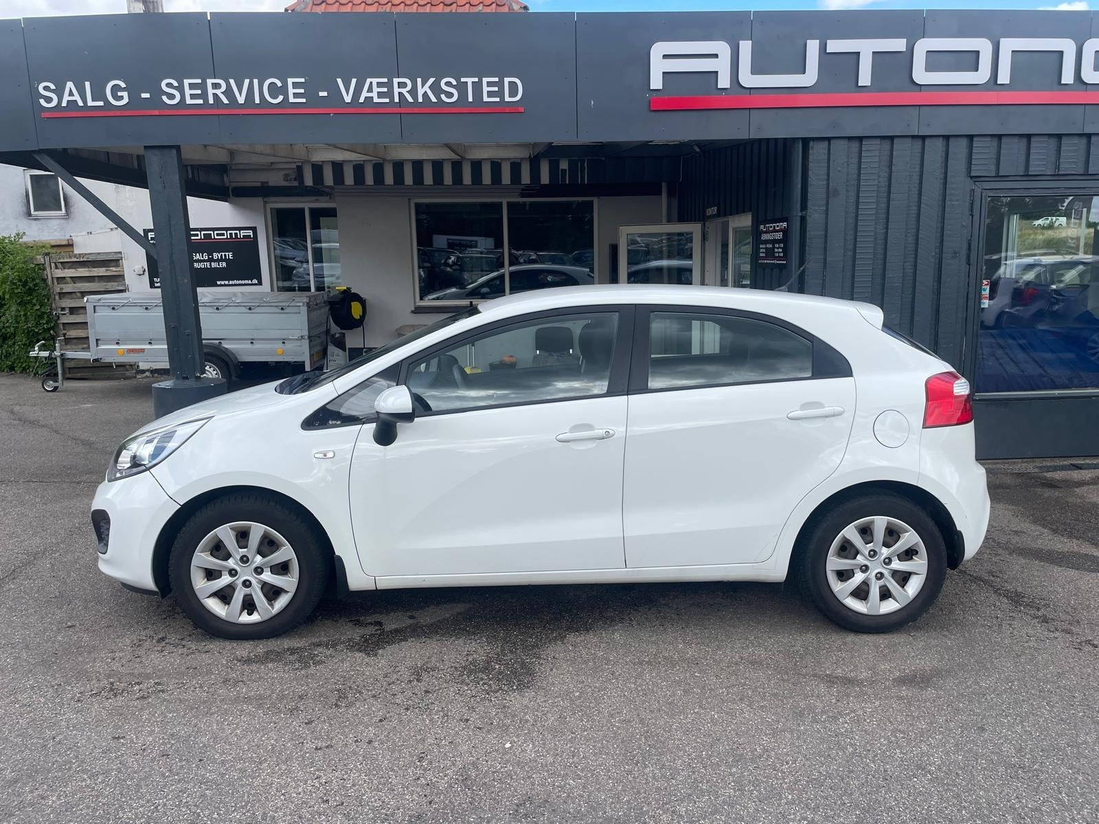 Grøn Kia Rio fra 2012