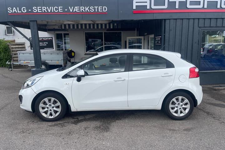 Grøn Kia Rio fra 2012