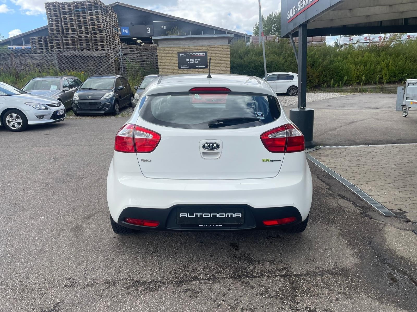 Grøn Kia Rio fra 2012