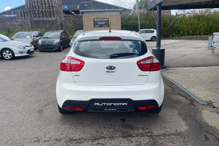 Grøn Kia Rio fra 2012