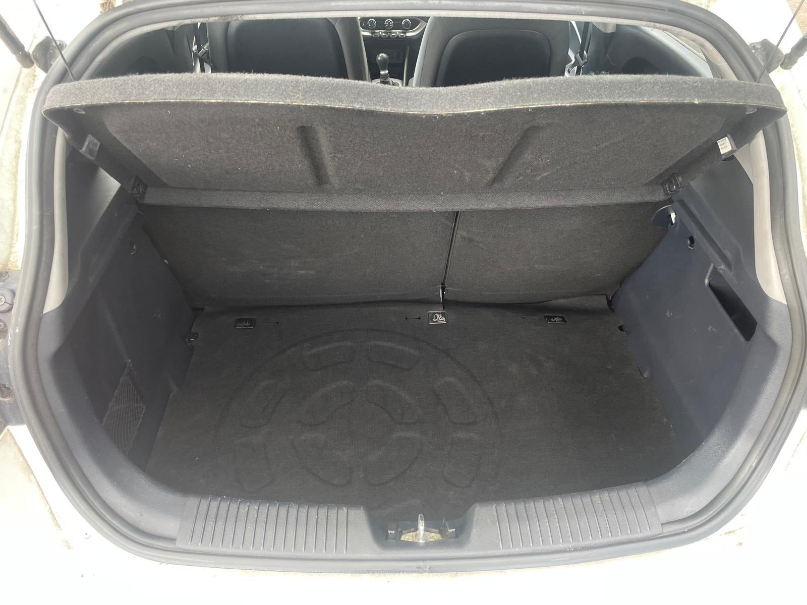 Grøn Kia Rio fra 2012