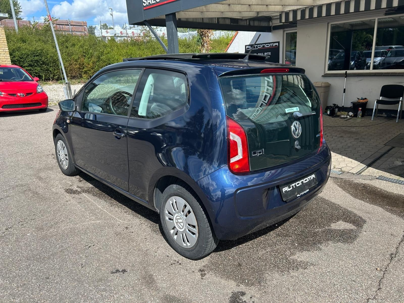 Blå VW UP! fra 2014