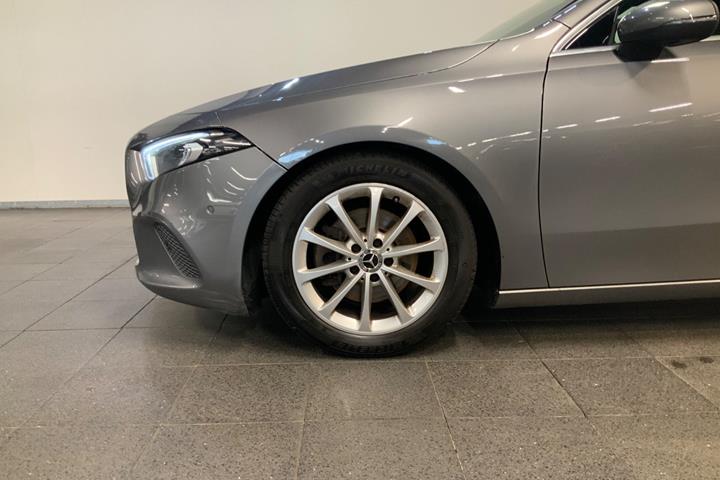 Grå Mercedes A200 fra 2020