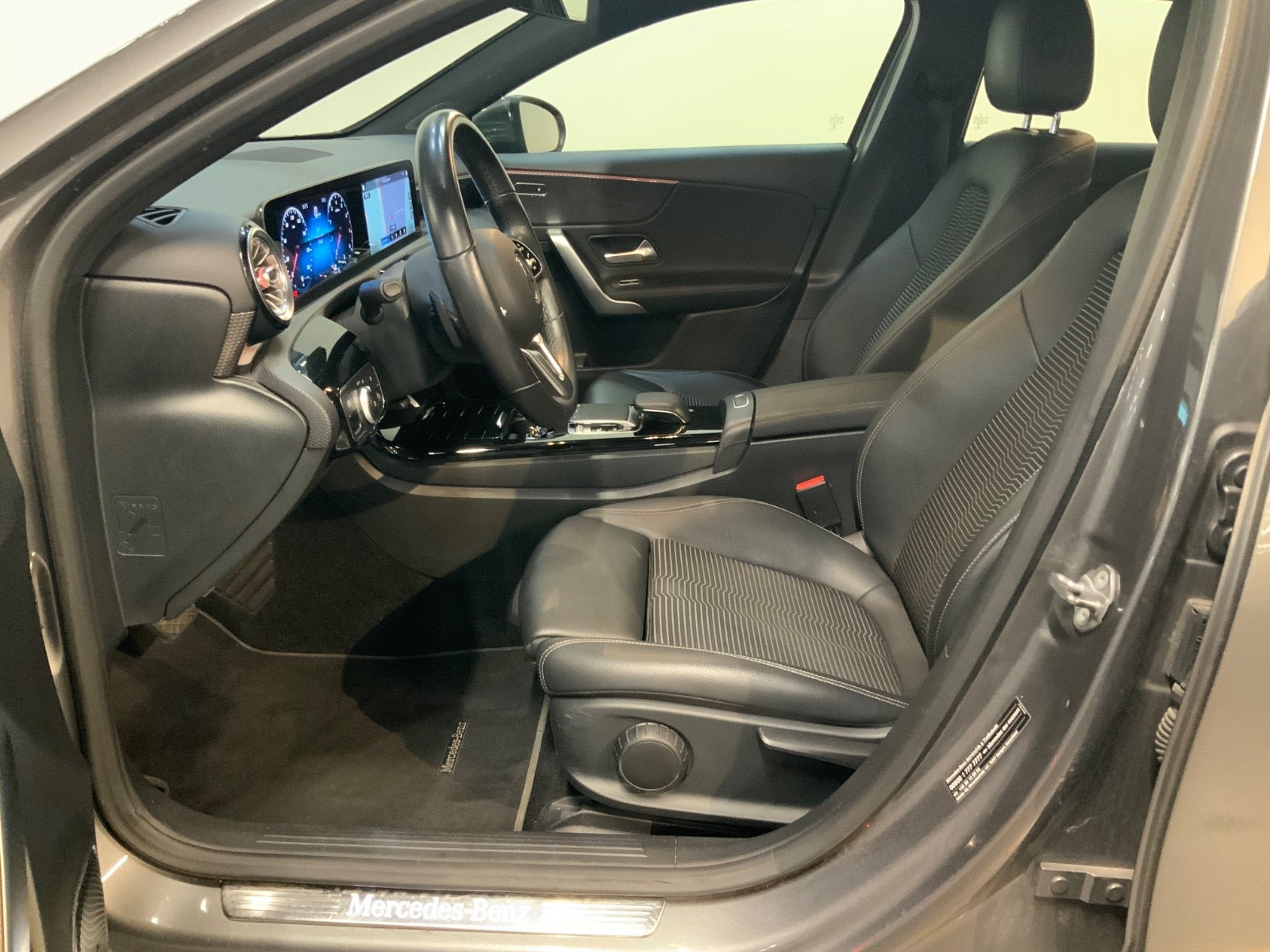 Grå Mercedes A200 fra 2020