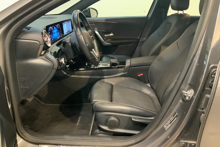 Grå Mercedes A200 fra 2020
