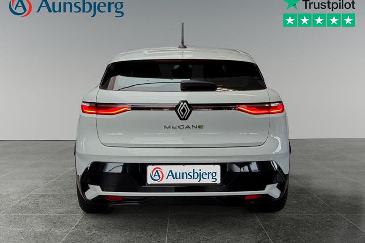 Hvid Renault Megane E-Tech fra 2022