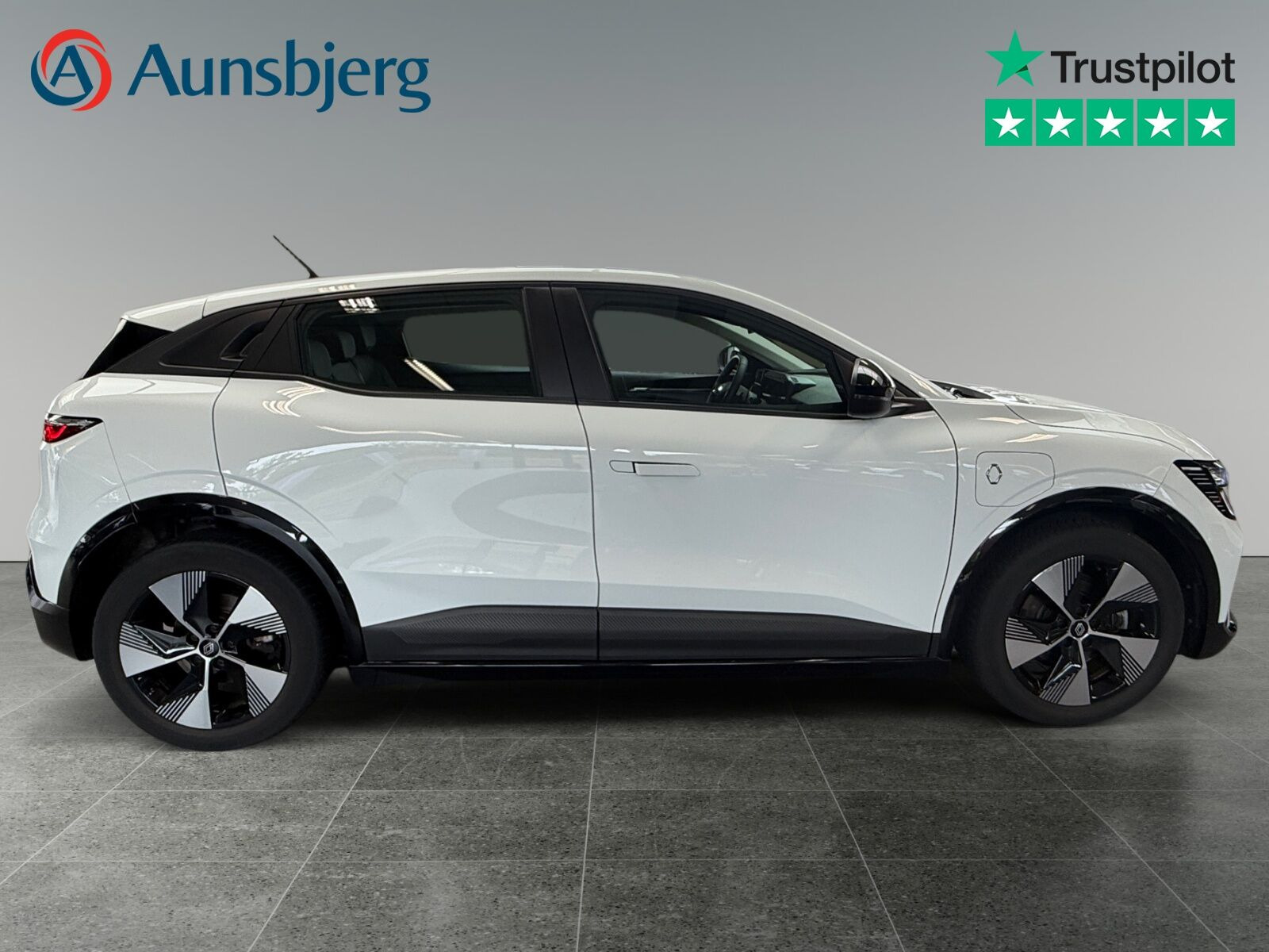 Hvid Renault Megane E-Tech fra 2022