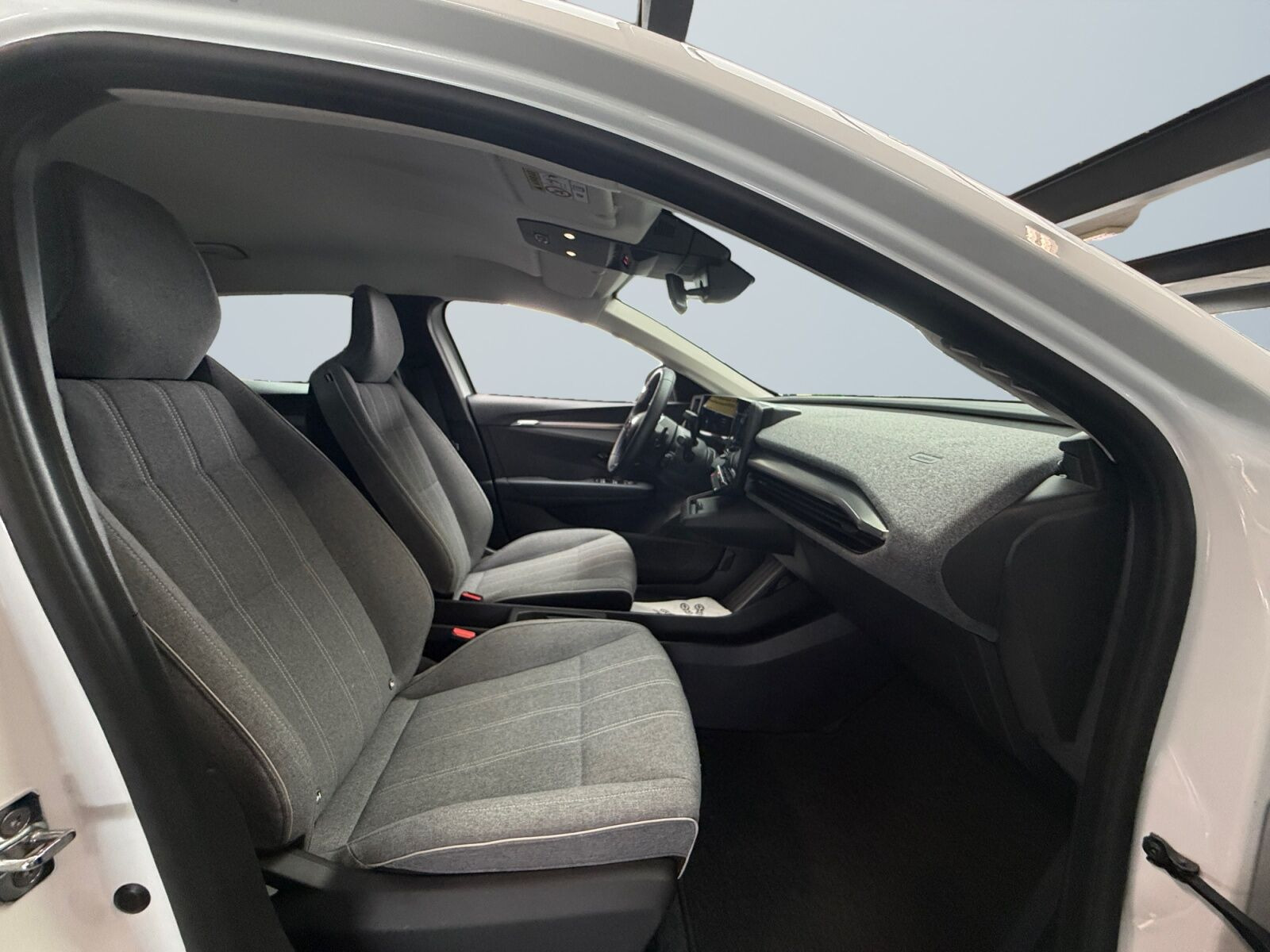 Hvid Renault Megane E-Tech fra 2022