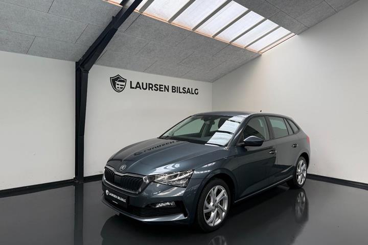 Grå Skoda Scala fra 2021