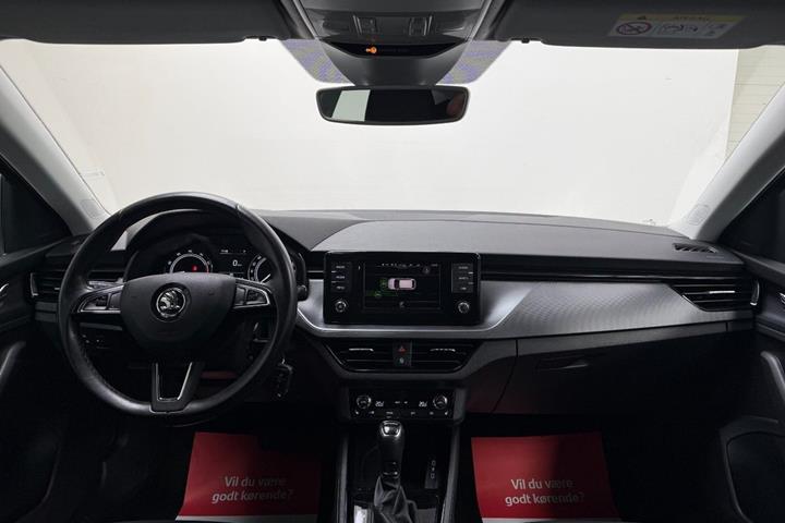 Grå Skoda Scala fra 2021