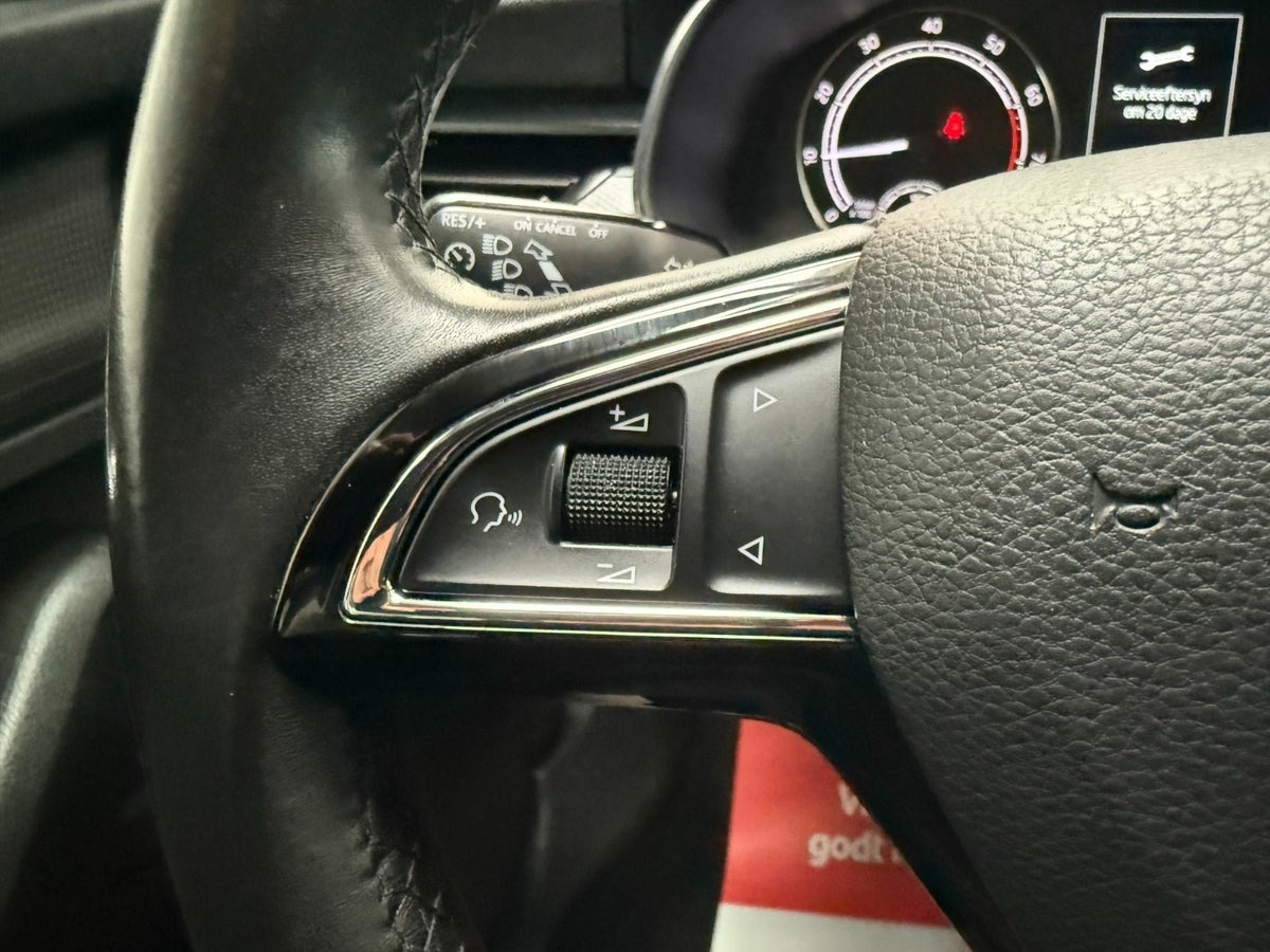 Grå Skoda Scala fra 2021