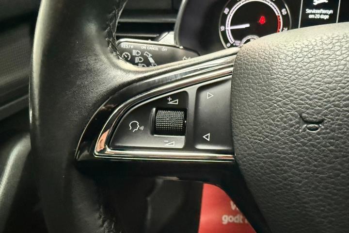 Grå Skoda Scala fra 2021