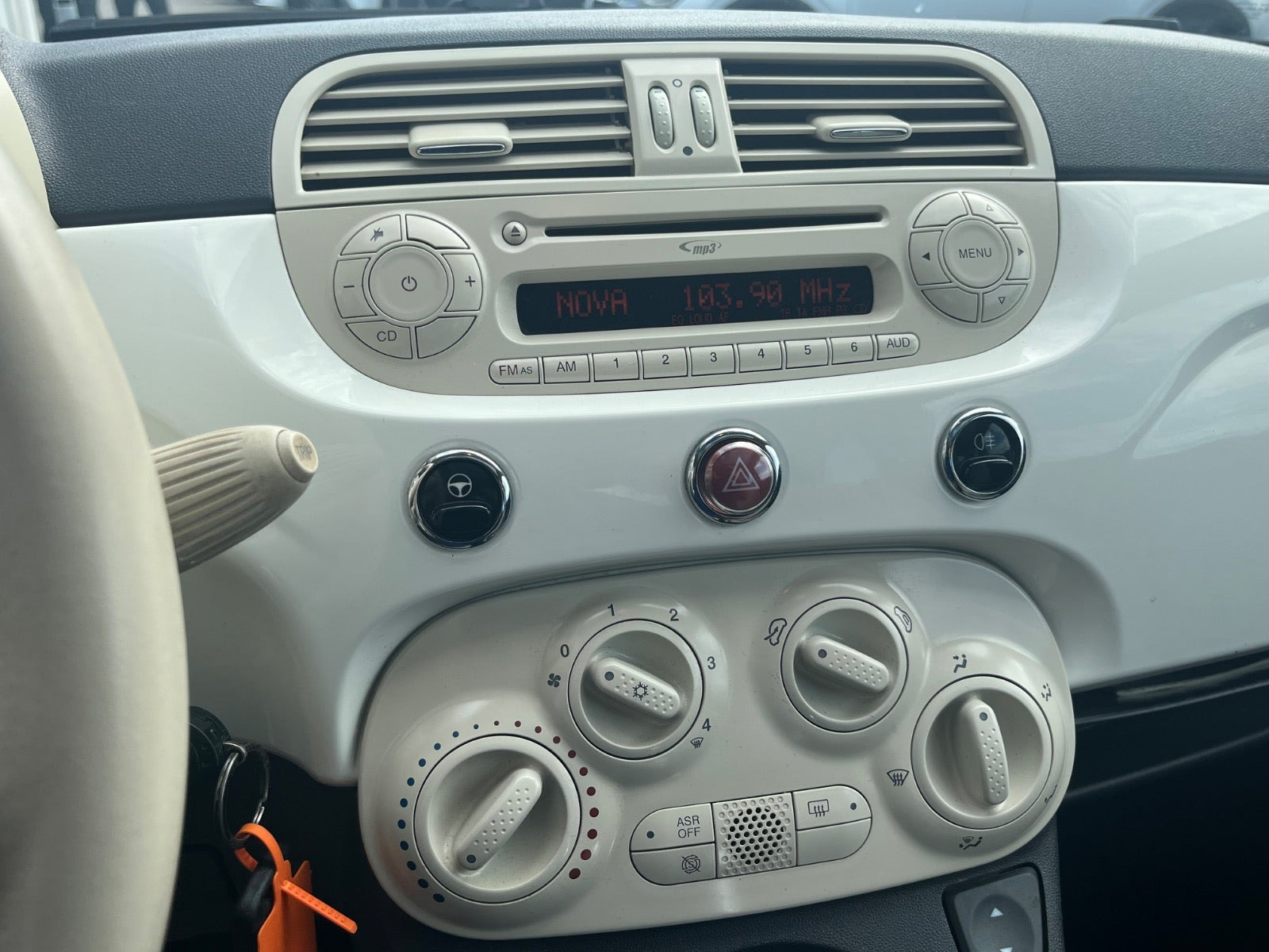 Hvid Fiat 500 fra 2010