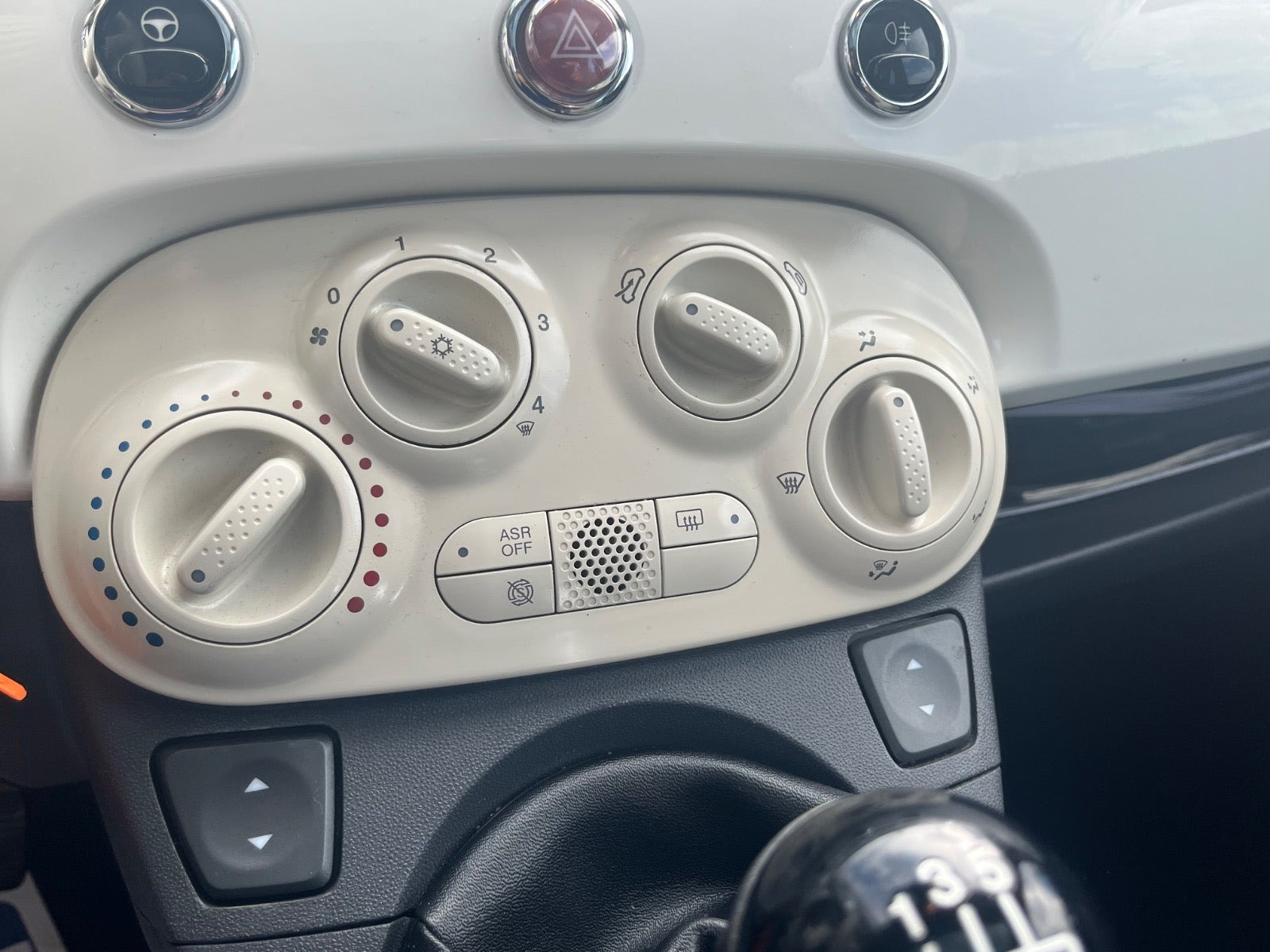 Hvid Fiat 500 fra 2010