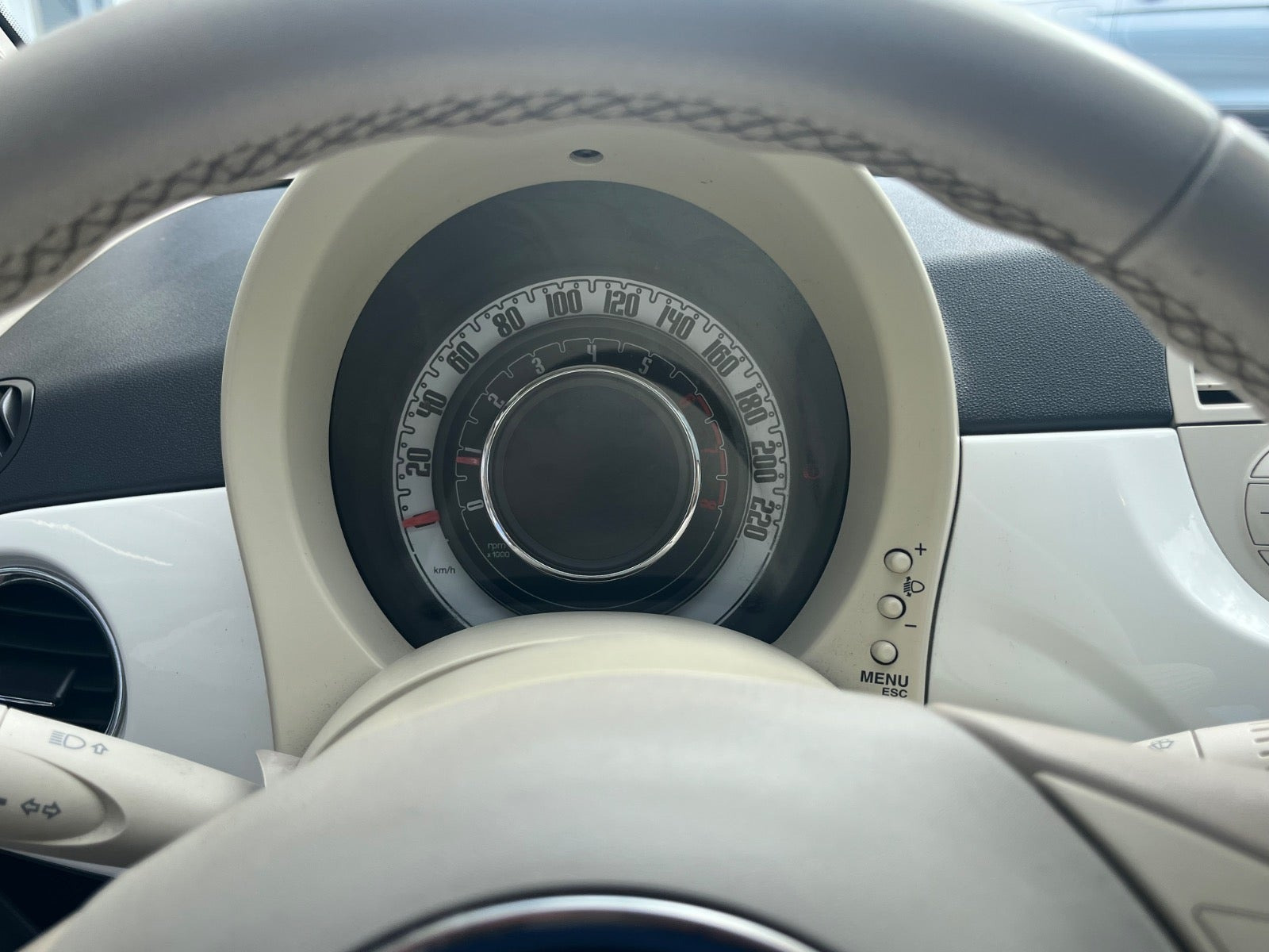 Hvid Fiat 500 fra 2010