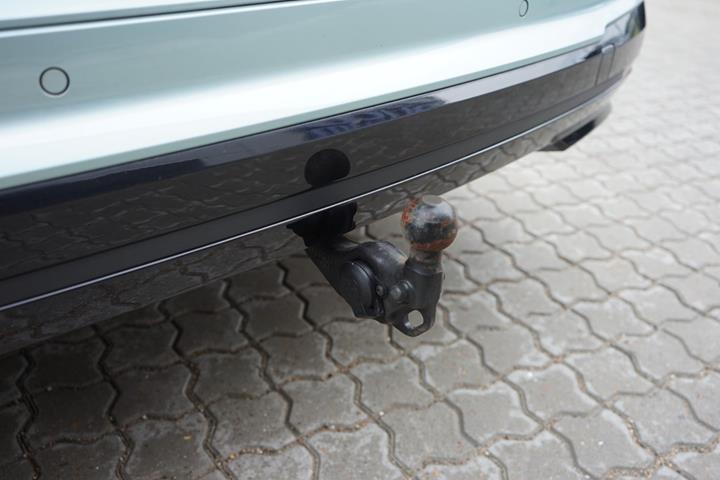 Grå Skoda Enyaq fra 2023